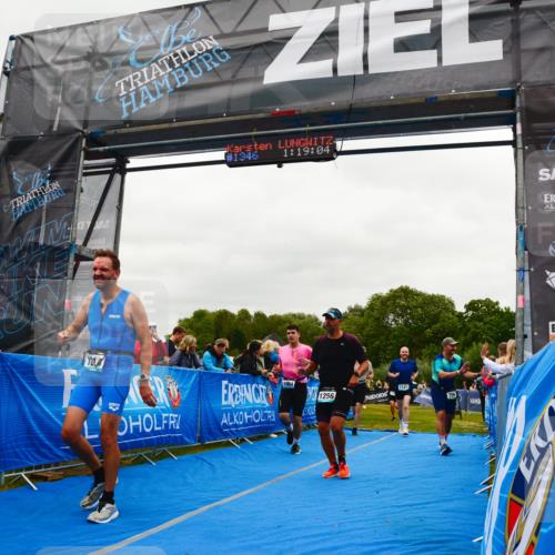 30.08.2026 - Elbe Triathlon Hamburg LAZAROV Photography http://msf.ph/oto/10084035 30.08.2026 11:39:19 Ziel 709, 877, 1064, 1123, 1125, 1205, 1214, 1256 meine-sportfotos.de