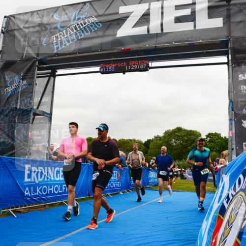 30.08.2026 - Elbe Triathlon Hamburg LAZAROV Photography http://msf.ph/oto/10084040 30.08.2026 11:39:20 Ziel 709, 992, 1064, 1123, 1125, 1205, 1214, 1256 meine-sportfotos.de