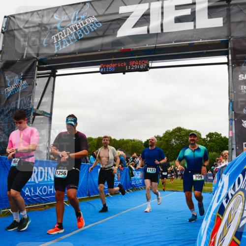 30.08.2026 - Elbe Triathlon Hamburg LAZAROV Photography http://msf.ph/oto/10084044 30.08.2026 11:39:20 Ziel 709, 992, 1064, 1123, 1125, 1205, 1214, 1256 meine-sportfotos.de