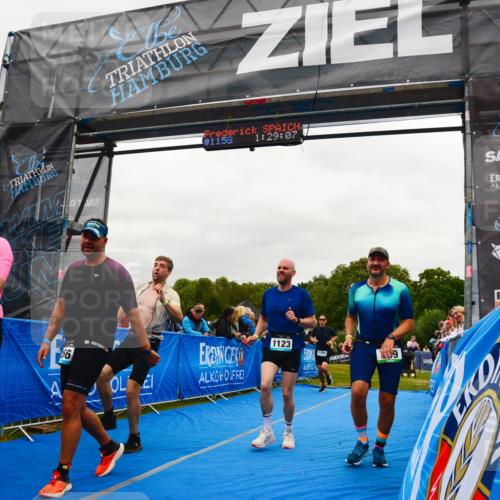 30.08.2026 - Elbe Triathlon Hamburg LAZAROV Photography http://msf.ph/oto/10084046 30.08.2026 11:39:21 Ziel 709, 992, 1064, 1123, 1125, 1205, 1214, 1256 meine-sportfotos.de