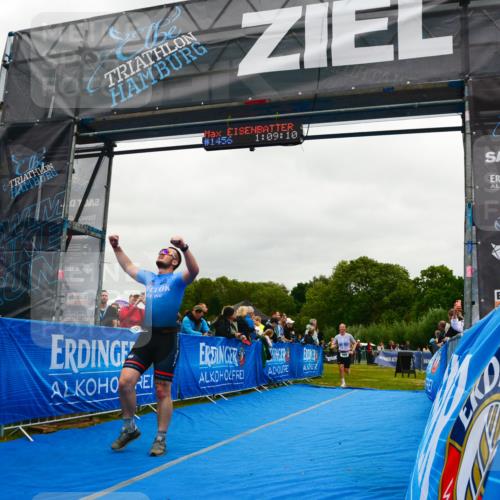 30.08.2026 - Elbe Triathlon Hamburg LAZAROV Photography http://msf.ph/oto/10084061 30.08.2026 11:39:29 Ziel 926, 992 meine-sportfotos.de