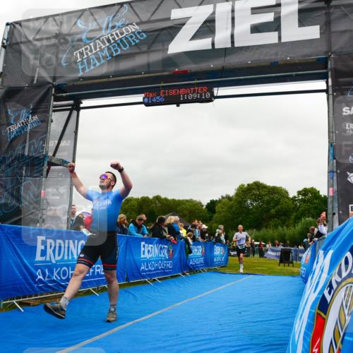 30.08.2026 - Elbe Triathlon Hamburg LAZAROV Photography http://msf.ph/oto/10084062 30.08.2026 11:39:29 Ziel 926, 992 meine-sportfotos.de