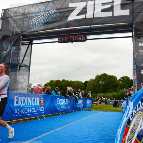 30.08.2026 - Elbe Triathlon Hamburg LAZAROV Photography http://msf.ph/oto/10084071 30.08.2026 11:39:33 Ziel 926, 979, 1146 meine-sportfotos.de