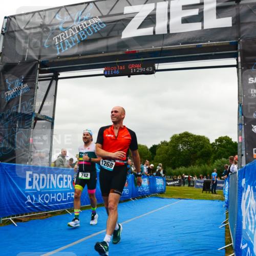 30.08.2026 - Elbe Triathlon Hamburg LAZAROV Photography http://msf.ph/oto/10084172 30.08.2026 11:40:03 Ziel 742, 1268 meine-sportfotos.de