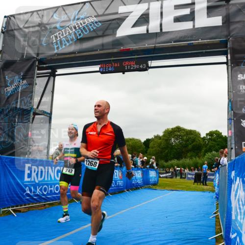 30.08.2026 - Elbe Triathlon Hamburg LAZAROV Photography http://msf.ph/oto/10084174 30.08.2026 11:40:03 Ziel 742, 1268 meine-sportfotos.de