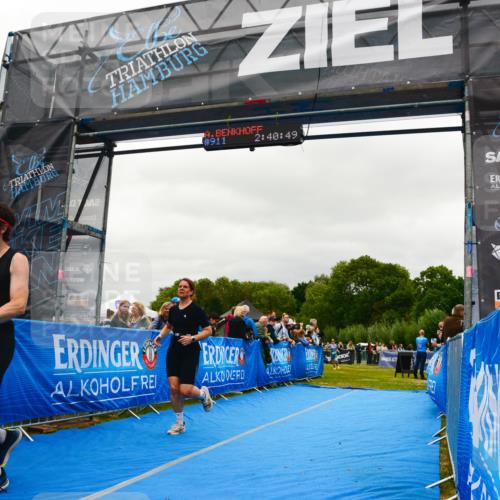30.08.2026 - Elbe Triathlon Hamburg LAZAROV Photography http://msf.ph/oto/10084284 30.08.2026 11:40:55 Ziel 694, 933 meine-sportfotos.de