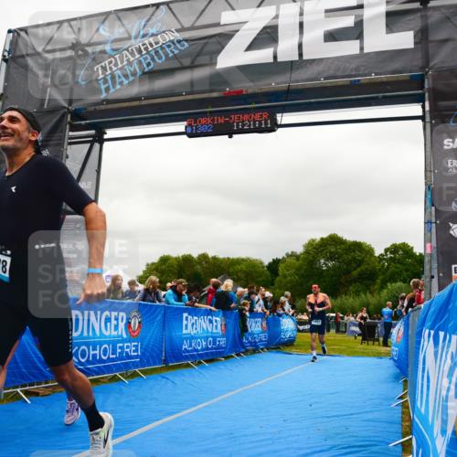 30.08.2026 - Elbe Triathlon Hamburg LAZAROV Photography http://msf.ph/oto/10084351 30.08.2026 11:41:24 Ziel 806, 1202, 1278 meine-sportfotos.de