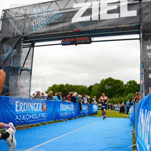 30.08.2026 - Elbe Triathlon Hamburg LAZAROV Photography http://msf.ph/oto/10084352 30.08.2026 11:41:24 Ziel 806, 1202, 1278 meine-sportfotos.de