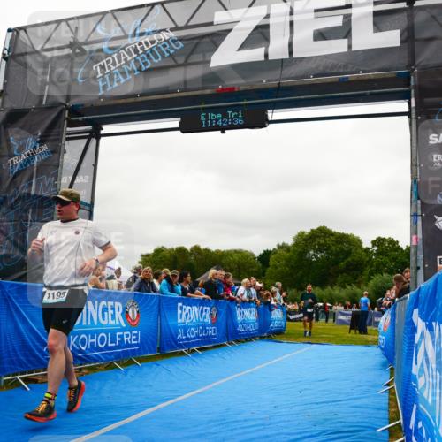 30.08.2026 - Elbe Triathlon Hamburg LAZAROV Photography http://msf.ph/oto/10084486 30.08.2026 11:42:37 Ziel 1142, 1195 meine-sportfotos.de