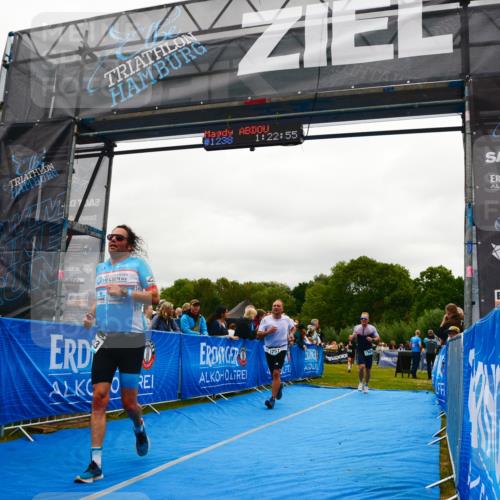 30.08.2026 - Elbe Triathlon Hamburg LAZAROV Photography http://msf.ph/oto/10084521 30.08.2026 11:42:57 Ziel 805, 1238, 1257, 1303, 1325 meine-sportfotos.de