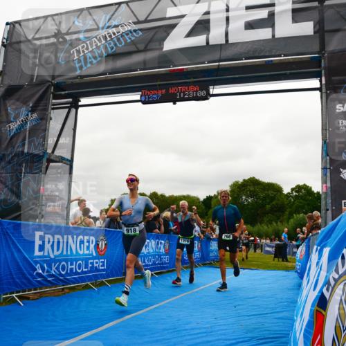 30.08.2026 - Elbe Triathlon Hamburg LAZAROV Photography http://msf.ph/oto/10084567 30.08.2026 11:43:07 Ziel 768, 918, 1107, 1316, 1324 meine-sportfotos.de