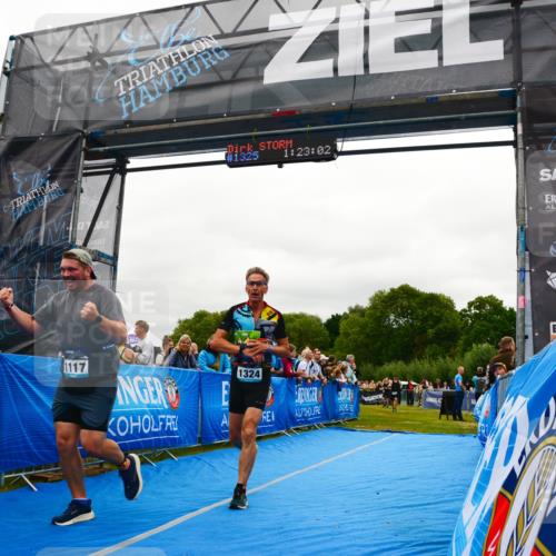 30.08.2026 - Elbe Triathlon Hamburg LAZAROV Photography http://msf.ph/oto/10084584 30.08.2026 11:43:12 Ziel 768, 1107, 1255, 1316, 1324 meine-sportfotos.de