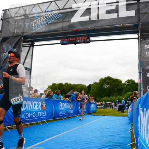 30.08.2026 - Elbe Triathlon Hamburg LAZAROV Photography http://msf.ph/oto/10084613 30.08.2026 11:43:24 Ziel 1242, 1390 meine-sportfotos.de