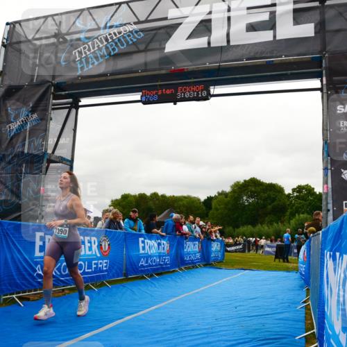 30.08.2026 - Elbe Triathlon Hamburg LAZAROV Photography http://msf.ph/oto/10084619 30.08.2026 11:43:26 Ziel 1242, 1390 meine-sportfotos.de