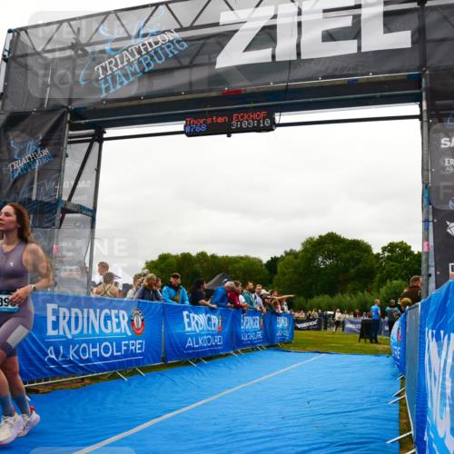 30.08.2026 - Elbe Triathlon Hamburg LAZAROV Photography http://msf.ph/oto/10084623 30.08.2026 11:43:26 Ziel 1242, 1390 meine-sportfotos.de