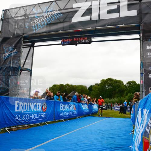 30.08.2026 - Elbe Triathlon Hamburg LAZAROV Photography http://msf.ph/oto/10084776 30.08.2026 11:44:25 Ziel 808, 875, 1239 meine-sportfotos.de