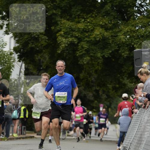 30.08.2026 - Blankeneser Heldenlauf Patografie http://msf.ph/oto/10084791 30.08.2026 10:29:05 Ziel 5222, 5286, 5483, 5630, 5895 meine-sportfotos.de