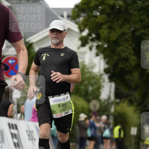 30.08.2026 - Blankeneser Heldenlauf Patografie http://msf.ph/oto/10084826 30.08.2026 10:29:25 Ziel 5499, 5528, 5656, 5765 meine-sportfotos.de