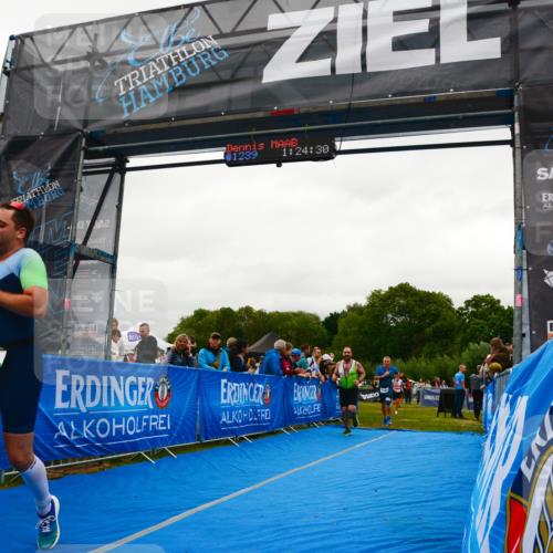 30.08.2026 - Elbe Triathlon Hamburg LAZAROV Photography http://msf.ph/oto/10084840 30.08.2026 11:44:45 Ziel 553, 810, 1258, 1326 meine-sportfotos.de