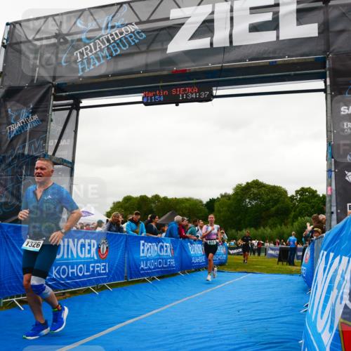 30.08.2026 - Elbe Triathlon Hamburg LAZAROV Photography http://msf.ph/oto/10084863 30.08.2026 11:44:50 Ziel 810, 1082, 1258, 1326 meine-sportfotos.de
