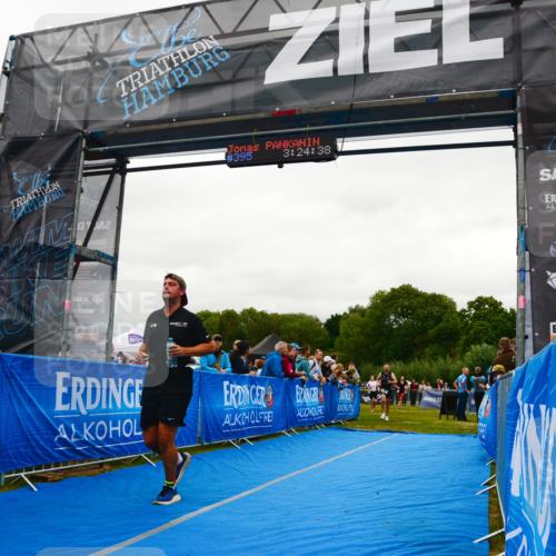 30.08.2026 - Elbe Triathlon Hamburg LAZAROV Photography http://msf.ph/oto/10084883 30.08.2026 11:44:56 Ziel 1082, 1296 meine-sportfotos.de