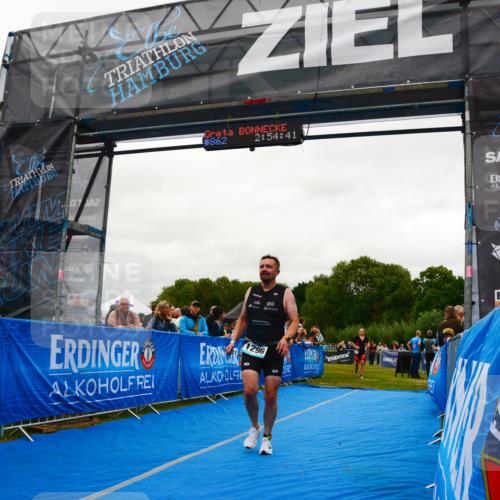 30.08.2026 - Elbe Triathlon Hamburg LAZAROV Photography http://msf.ph/oto/10084894 30.08.2026 11:45:01 Ziel 1296 meine-sportfotos.de