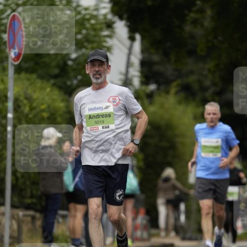 30.08.2026 - Blankeneser Heldenlauf Patografie http://msf.ph/oto/10084895 30.08.2026 10:30:17 Ziel 5019, 5301, 5393, 5597, 5624, 5649 meine-sportfotos.de