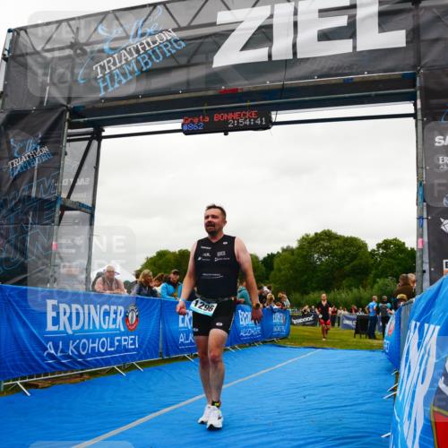 30.08.2026 - Elbe Triathlon Hamburg LAZAROV Photography http://msf.ph/oto/10084900 30.08.2026 11:45:02 Ziel 1296 meine-sportfotos.de
