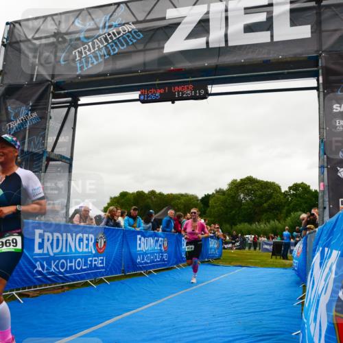 30.08.2026 - Elbe Triathlon Hamburg LAZAROV Photography http://msf.ph/oto/10084958 30.08.2026 11:45:30 Ziel 868, 969 meine-sportfotos.de