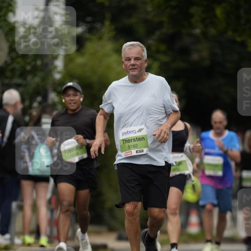 30.08.2026 - Blankeneser Heldenlauf Patografie http://msf.ph/oto/10084980 30.08.2026 10:31:11 Ziel 5514, 5516 meine-sportfotos.de