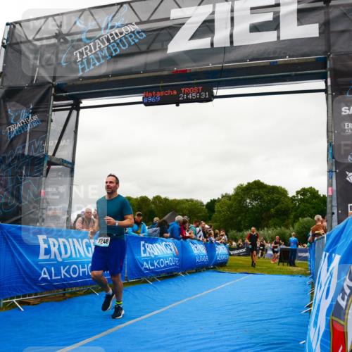 30.08.2026 - Elbe Triathlon Hamburg LAZAROV Photography http://msf.ph/oto/10084988 30.08.2026 11:45:44 Ziel 1248, 1299 meine-sportfotos.de