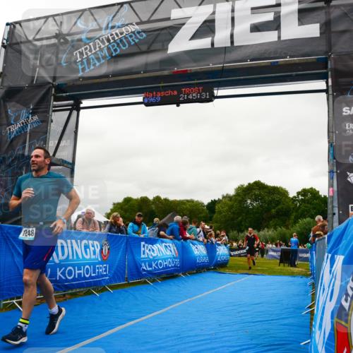 30.08.2026 - Elbe Triathlon Hamburg LAZAROV Photography http://msf.ph/oto/10084994 30.08.2026 11:45:44 Ziel 1248, 1299 meine-sportfotos.de