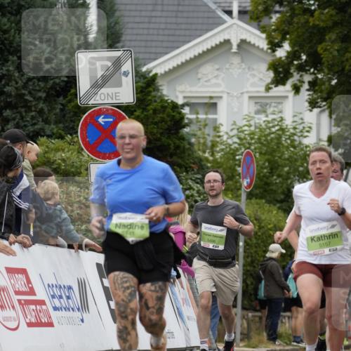 30.08.2026 - Blankeneser Heldenlauf Patografie http://msf.ph/oto/10085020 30.08.2026 10:31:32 Ziel 5057, 5108, 5141, 5157, 5170, 5171, 5496, 5552, 5885, 5892 meine-sportfotos.de