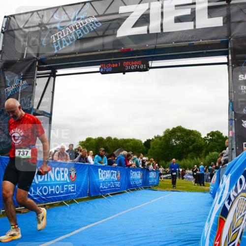 30.08.2026 - Elbe Triathlon Hamburg LAZAROV Photography http://msf.ph/oto/10085098 30.08.2026 11:47:05 Ziel 737, 1294, 1311 meine-sportfotos.de