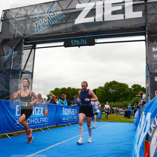 30.08.2026 - Elbe Triathlon Hamburg LAZAROV Photography http://msf.ph/oto/10085141 30.08.2026 11:47:30 Ziel 809, 814, 828, 857, 1383 meine-sportfotos.de