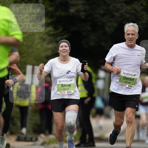 30.08.2026 - Blankeneser Heldenlauf Patografie http://msf.ph/oto/10085144 30.08.2026 10:32:46 Ziel 5113, 5692, 5748 meine-sportfotos.de
