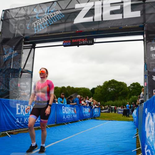 30.08.2026 - Elbe Triathlon Hamburg LAZAROV Photography http://msf.ph/oto/10085190 30.08.2026 11:47:39 Ziel 857 meine-sportfotos.de