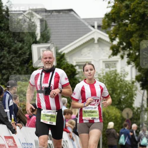 30.08.2026 - Blankeneser Heldenlauf Patografie http://msf.ph/oto/10085236 30.08.2026 10:33:35 Ziel 5134, 5664, 5665 meine-sportfotos.de