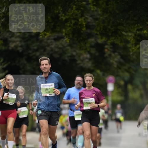 30.08.2026 - Blankeneser Heldenlauf Patografie http://msf.ph/oto/10085278 30.08.2026 10:34:01 Ziel 5211, 5256, 5294, 5337, 5369, 5700 meine-sportfotos.de