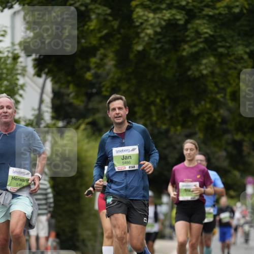 30.08.2026 - Blankeneser Heldenlauf Patografie http://msf.ph/oto/10085298 30.08.2026 10:34:06 Ziel 5256, 5294, 5403, 5454, 5486, 5700 meine-sportfotos.de