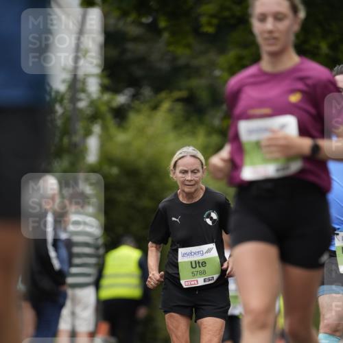 30.08.2026 - Blankeneser Heldenlauf Patografie http://msf.ph/oto/10085306 30.08.2026 10:34:10 Ziel 5370, 5403, 5454, 5486, 5488, 5788 meine-sportfotos.de