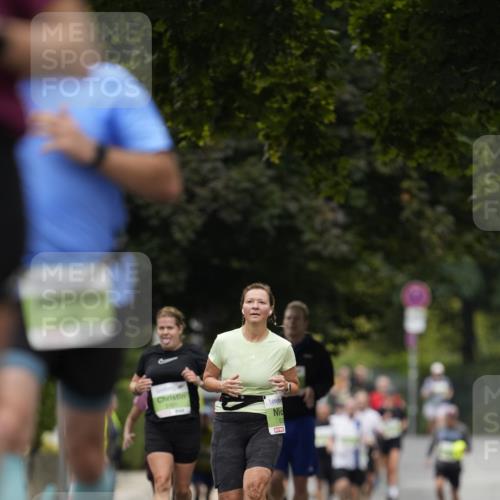 30.08.2026 - Blankeneser Heldenlauf Patografie http://msf.ph/oto/10085307 30.08.2026 10:34:12 Ziel 5370, 5403, 5454, 5486, 5488, 5788 meine-sportfotos.de