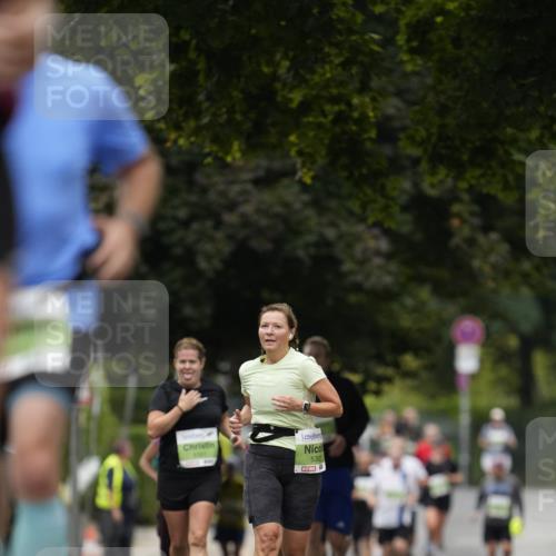 30.08.2026 - Blankeneser Heldenlauf Patografie http://msf.ph/oto/10085308 30.08.2026 10:34:13 Ziel 5370, 5403, 5454, 5486, 5488, 5788 meine-sportfotos.de