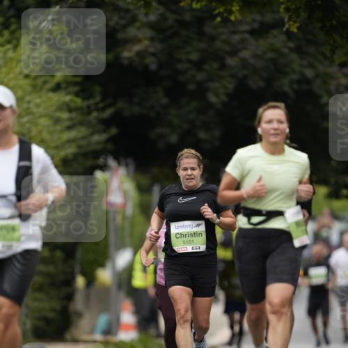 30.08.2026 - Blankeneser Heldenlauf Patografie http://msf.ph/oto/10085310 30.08.2026 10:34:14 Ziel 5370, 5403, 5454, 5486, 5488, 5788 meine-sportfotos.de