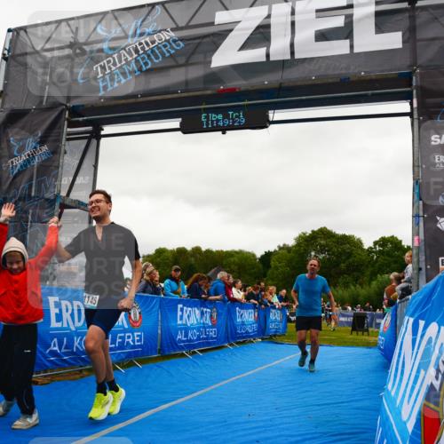 30.08.2026 - Elbe Triathlon Hamburg LAZAROV Photography http://msf.ph/oto/10085344 30.08.2026 11:49:30 Ziel 1145, 1252, 1363 meine-sportfotos.de