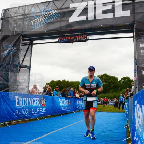 30.08.2026 - Elbe Triathlon Hamburg LAZAROV Photography http://msf.ph/oto/10085370 30.08.2026 11:49:37 Ziel 939, 1363, 1412 meine-sportfotos.de