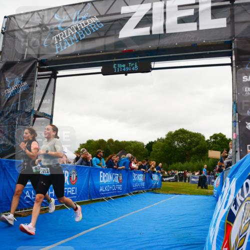 30.08.2026 - Elbe Triathlon Hamburg LAZAROV Photography http://msf.ph/oto/10085379 30.08.2026 11:49:46 Ziel 939, 1412 meine-sportfotos.de