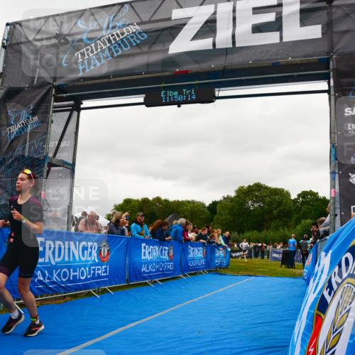 30.08.2026 - Elbe Triathlon Hamburg LAZAROV Photography http://msf.ph/oto/10085402 30.08.2026 11:50:14 Ziel 1415 meine-sportfotos.de