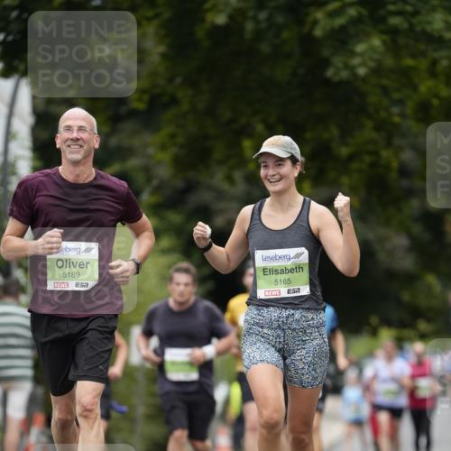 30.08.2026 - Blankeneser Heldenlauf Patografie http://msf.ph/oto/10085438 30.08.2026 10:35:45 Ziel 5165, 5189, 5764, 5818 meine-sportfotos.de