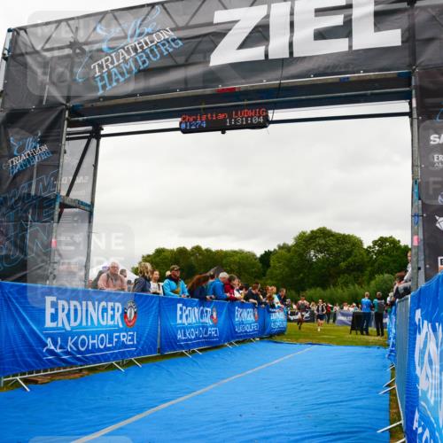 30.08.2026 - Elbe Triathlon Hamburg LAZAROV Photography http://msf.ph/oto/10085497 30.08.2026 11:51:03 Ziel 833, 1274, 1293 meine-sportfotos.de